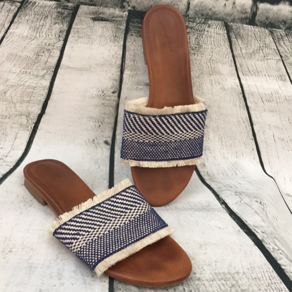 Universal Thread fringe sandals